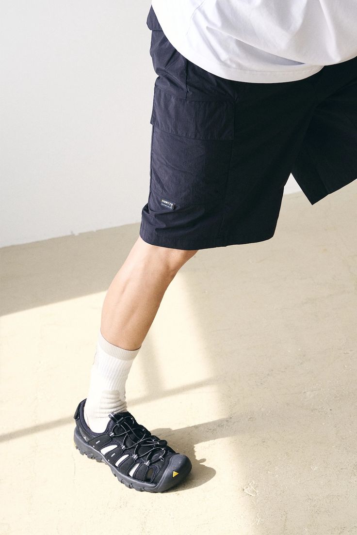 Quần short Humtto túi hộp casual ngoài trời city nam đen-2