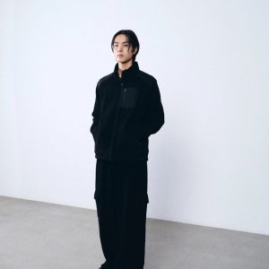 Áo khoác nam Humtto vỏ mềm có gân đan dây kéo (đen)-9