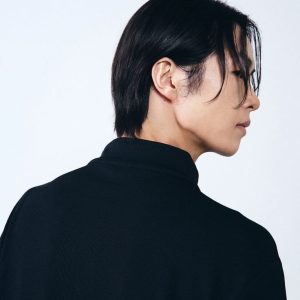 Áo thun nam Humtto dài tay có khóa kéo nửa kín đen-9